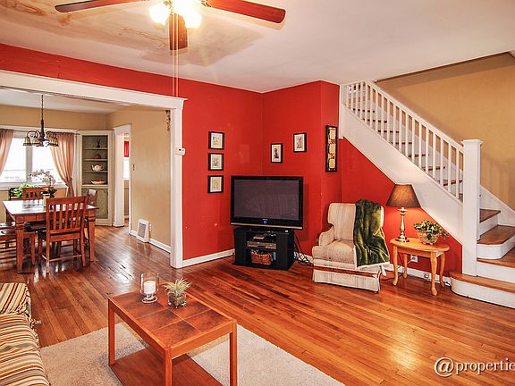 Living Room/Dining Room