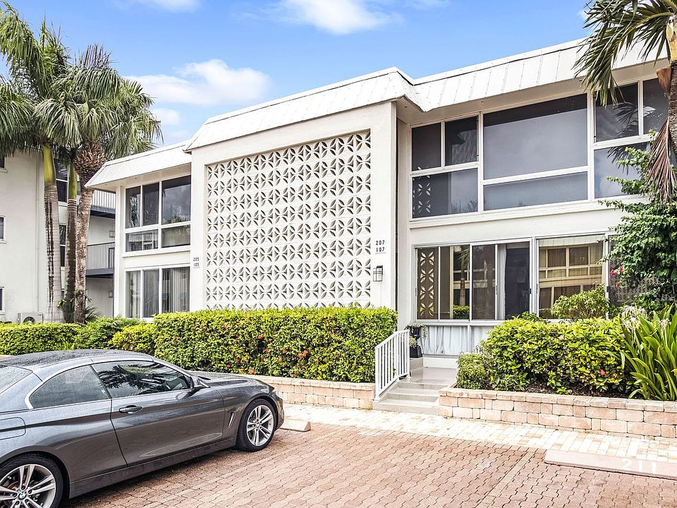 1st image of 2100 Gulf Shore Blvd N APT 207