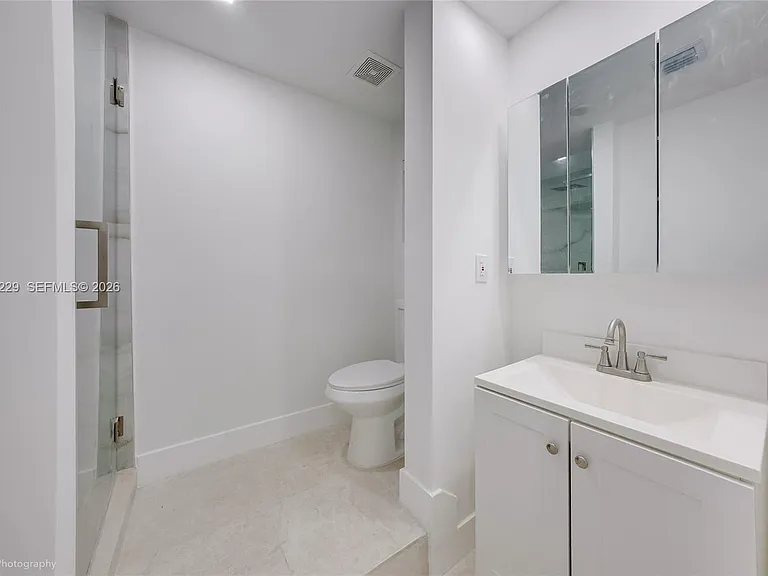 52 Camden Dr — Photo 37
