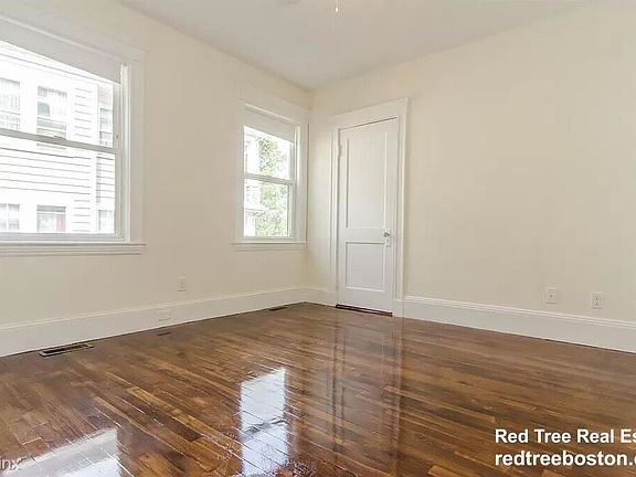 700 Belmont - 4