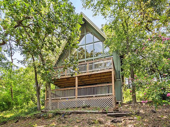 4th image of 221 Hideaway Lane Central