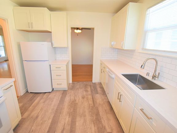 3rd image of 1341 Stanford Ave