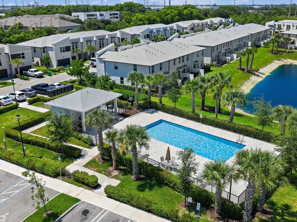 5611 Enclave Drive, Mangonia Park, FL 33407