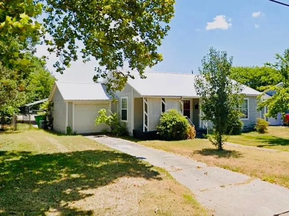 1006 Gladney St, Gainesville, TX 76240