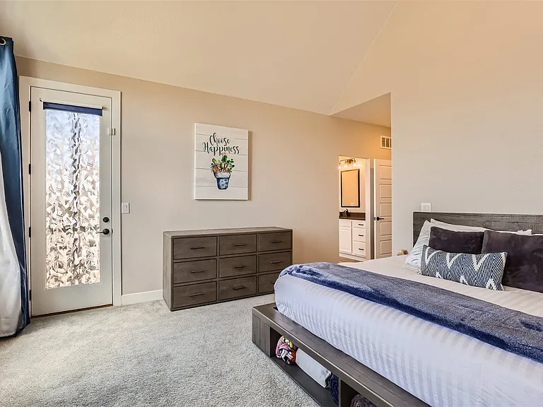 Master Bedroom (Second Floor)