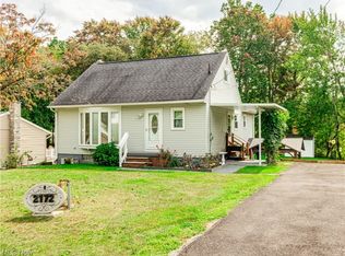 2172 Beach Dr, Akron, OH 44312