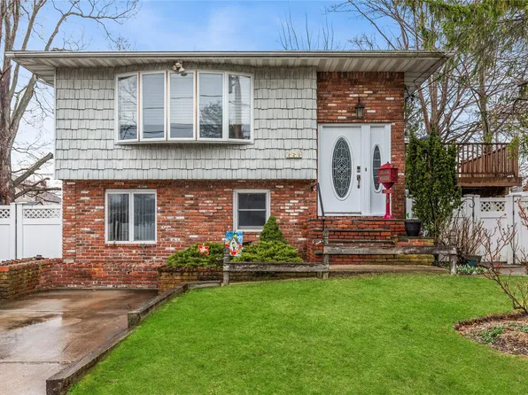 125 W 8th Street, Deer Park, NY 11729