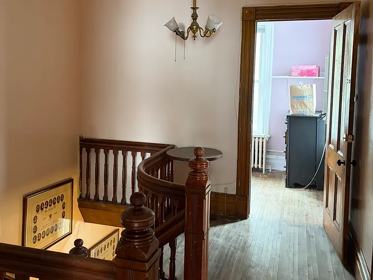 58 Elm St — Photo 3