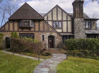 15 Trevon Pl, New Rochelle, NY 10804