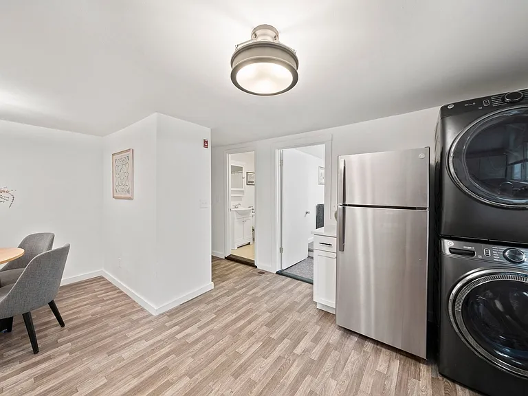 190 Common St #2 — Photo 8