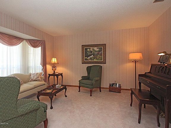 5th image of 11650 Edgemere Dr