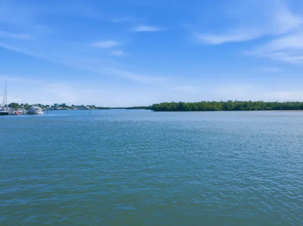 141 Pago Pago Dr E, Naples, FL 34113