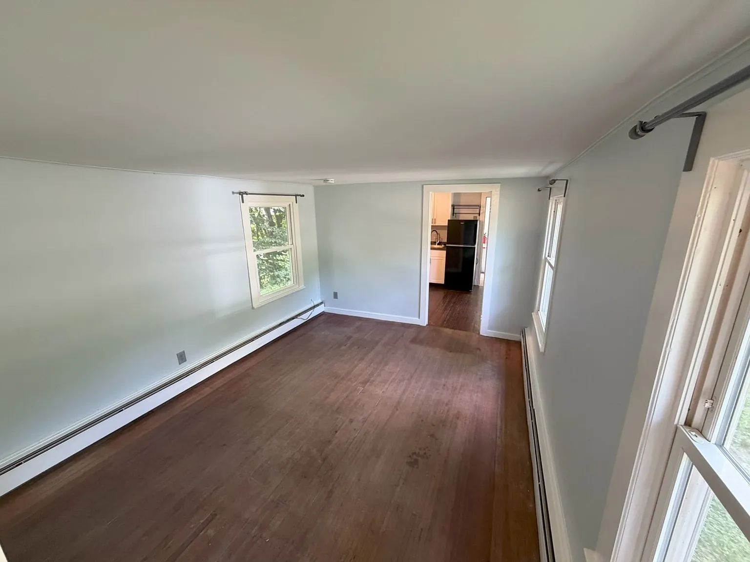 Studio, $1,000 — Photo 3