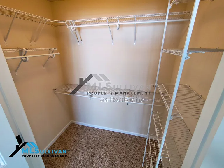 207 Maple Walk St — Photo 17