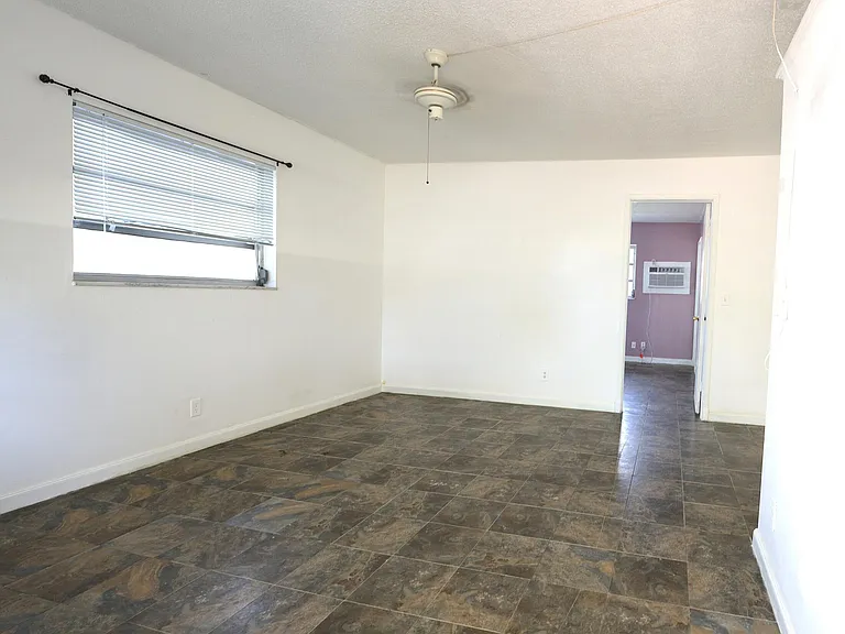 220 Lucerne Ave #1 — Photo 4