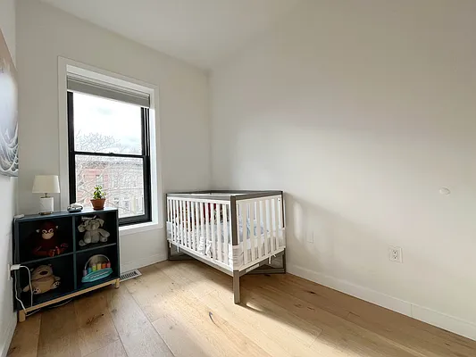 Rented by Modern Spaces | media 27