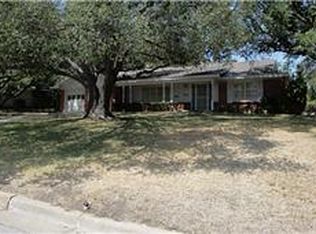 1916 Dakar Rd E, Fort Worth, TX 76116