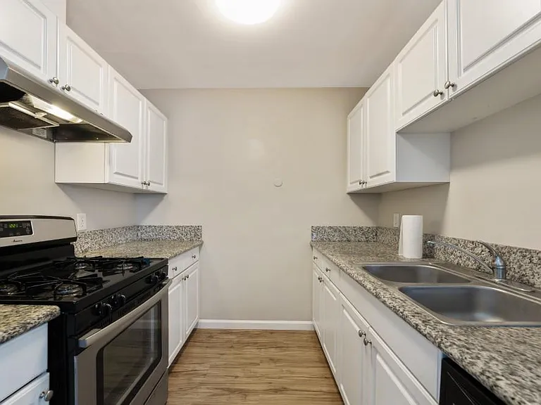 4033 Iowa St #4 — Photo 21