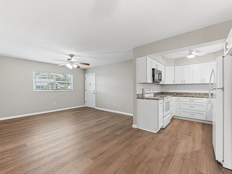 1514 Edgewater Cir #2 — Photo 14