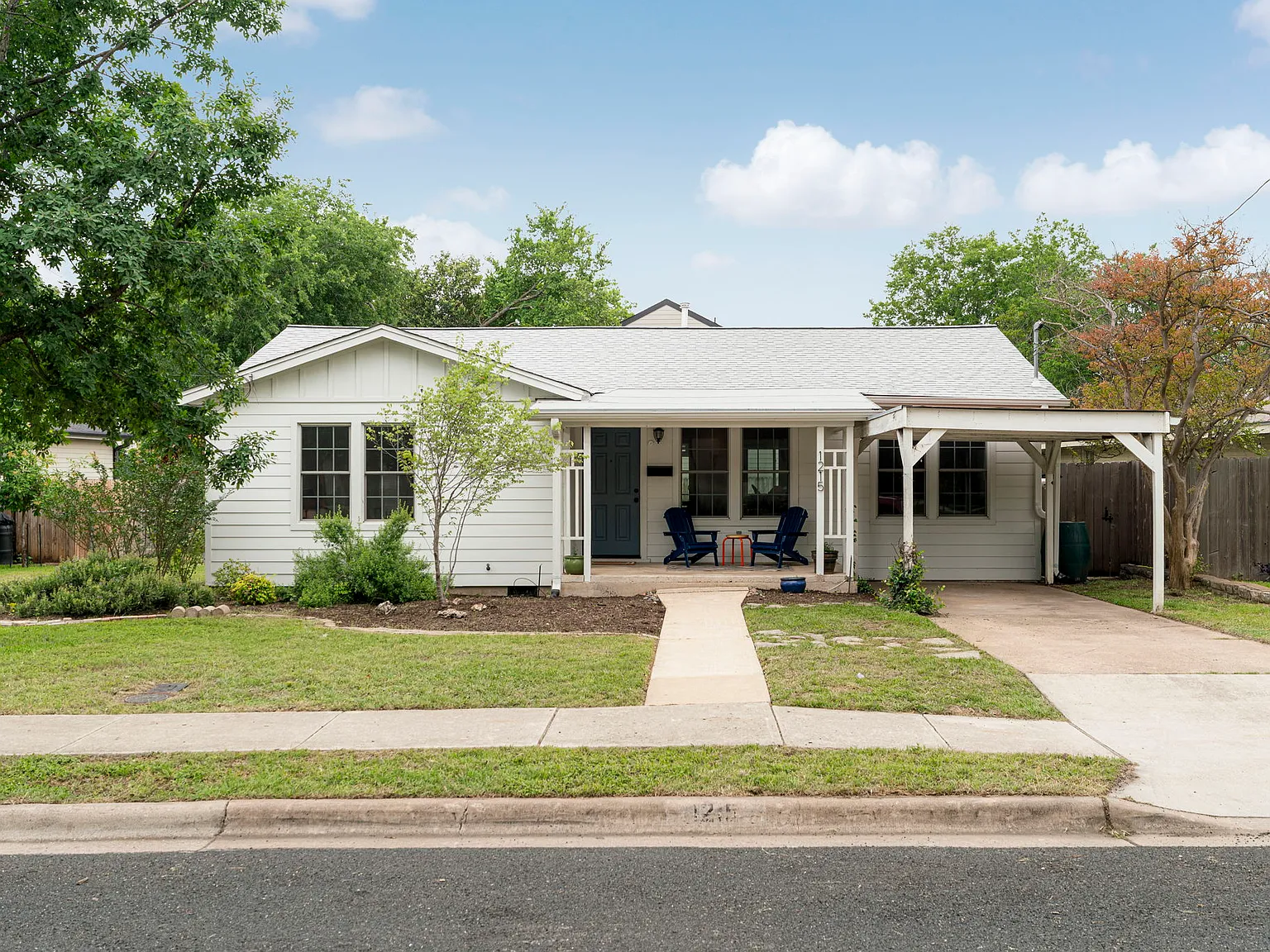 4 bed, 1380 sqft, $3,900 — Photo 1