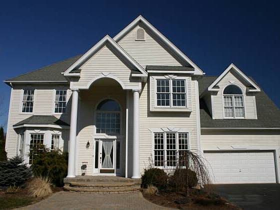1st image of 35 Kettle Pond Dr