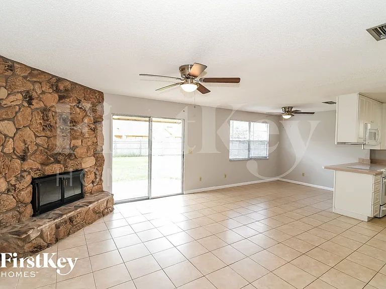 8102 Birds Foot Ln — Photo 2