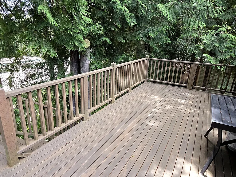 530 NW Carolyn Ln — Photo 17