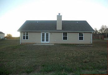 4th image of 109 Russell Woods Dr #D