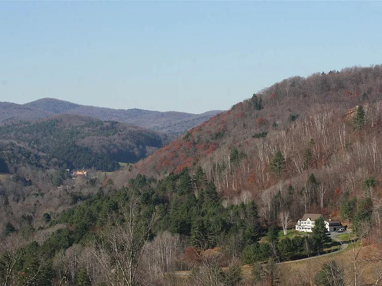 Private and Secluded homesite high on Hurricane Hill.