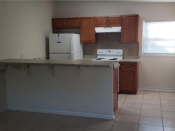5th image of 151 Country Club Dr