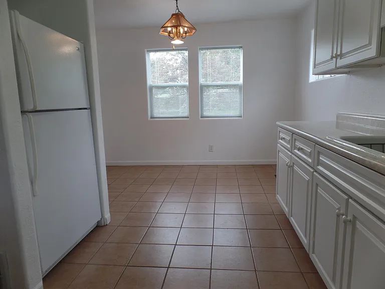 2428 Piedmont Ave — Photo 7