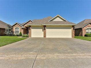 3009 Elmo Way, Moore, OK 73160