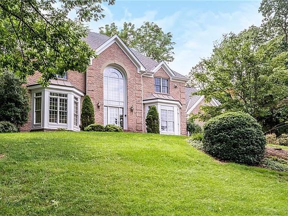 2nd image of 122 Saint Ives Dr