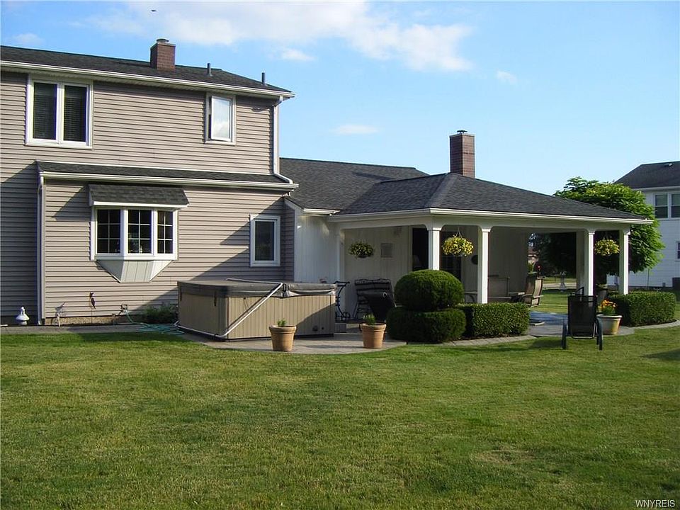 2nd image of 15 Pheasant Run Ln