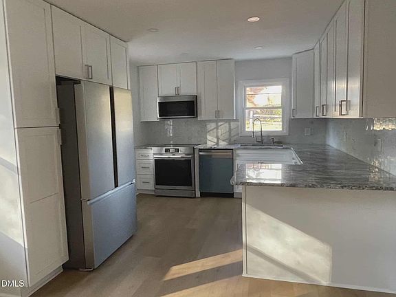5th image of 3415 Carolyn Dr