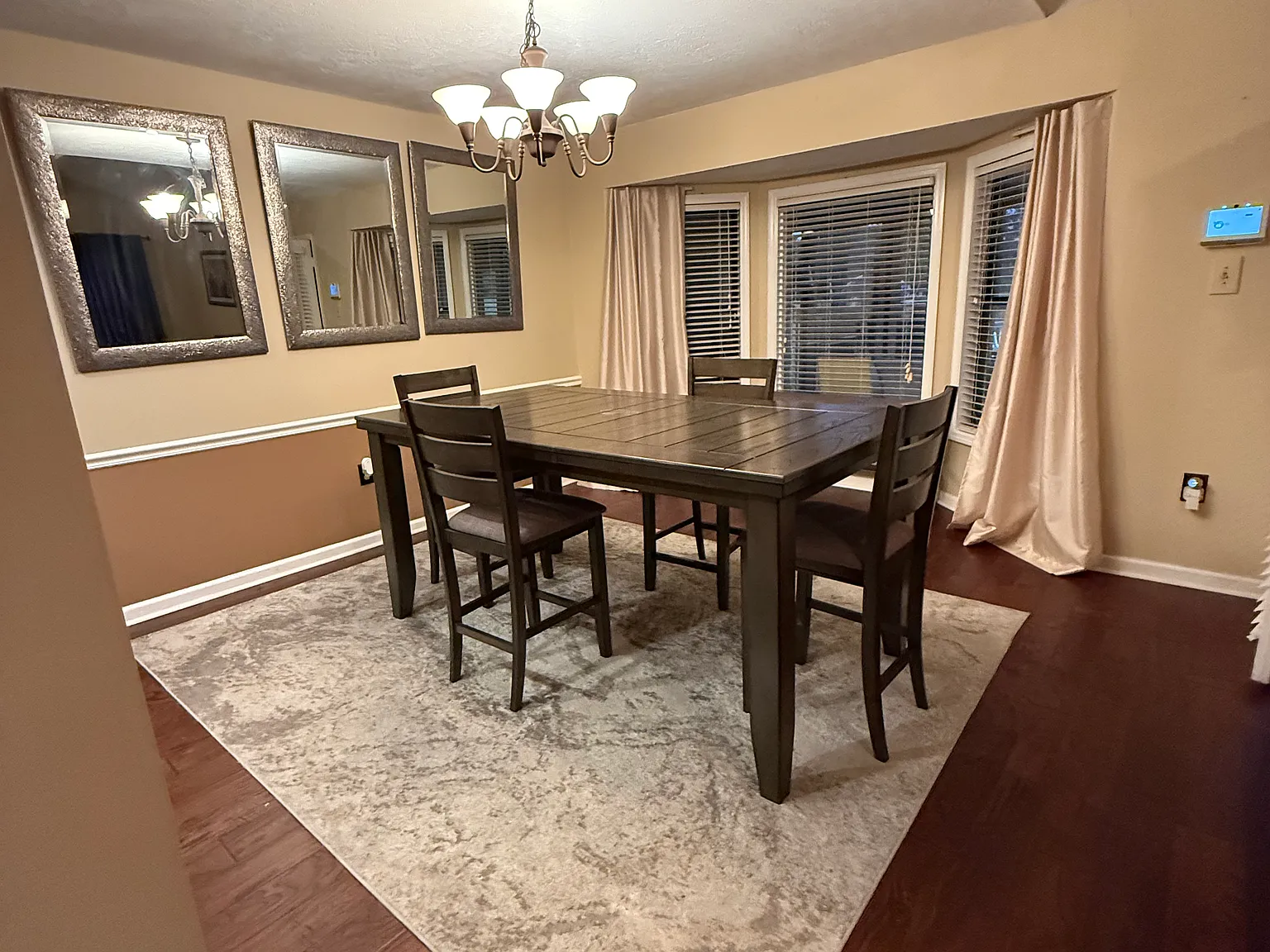 3 bed, 1976 sqft, $1,800 — Photo 4