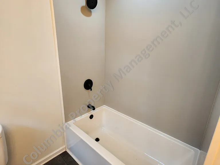 4003 Rockbridge Rd — Photo 2