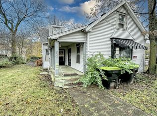 706 E Main St, Urbana, IL 61802