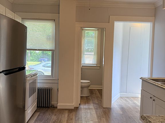 4th image of 415 Hazard Ave #415