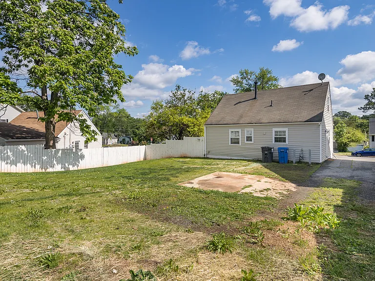 285 Manassas Dr — Photo 18