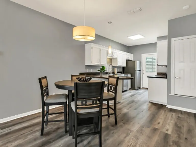 1506 James Ave #A — Photo 8