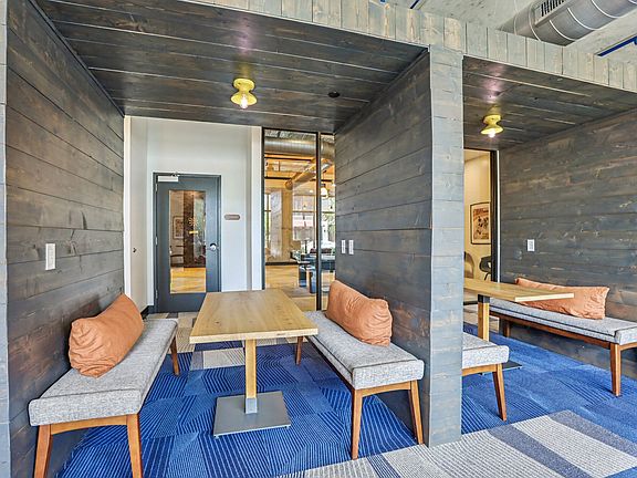 5th image of 321 S Walnut St #205-B