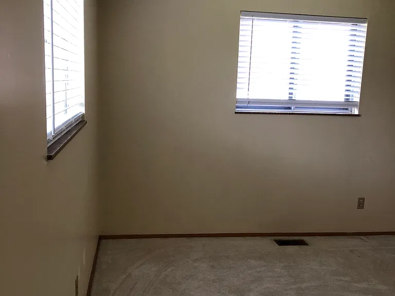 319 Winnimac Ave — Photo 19