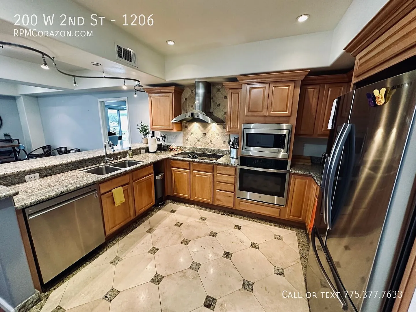 Fully furnished upgraded luxury condo with amazing views and 2 large suites + 2 garage spots! — Photo 2