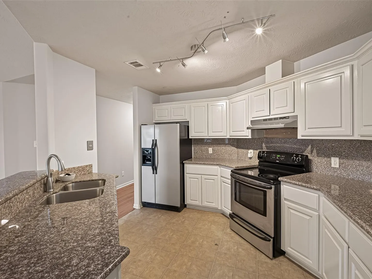 3 bed, 1531 sqft, $1,760 — Photo 4