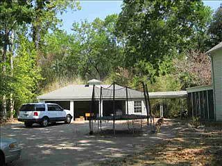 3rd image of 804 S Tyler St