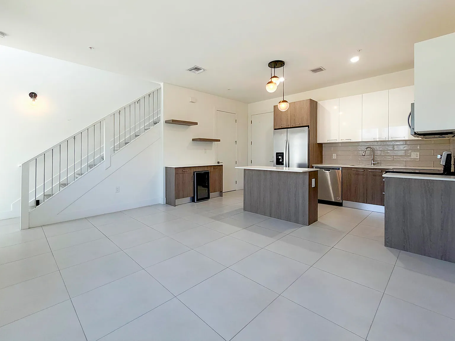 2 bed, 2.5 bath, 1225 sqft, $2,700 — Photo 4