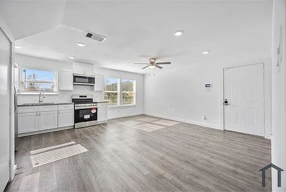 8222 Bigwood St #B — Photo 11