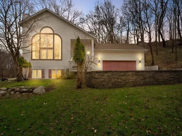 314 Whipple Way, Faribault, MN 55021