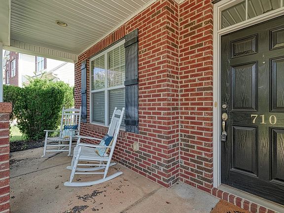 3rd image of 710 Thistlewood Dr